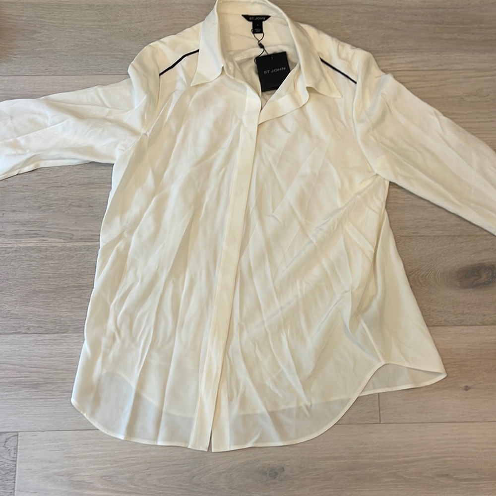 New w tags St. John off white silk button down - large